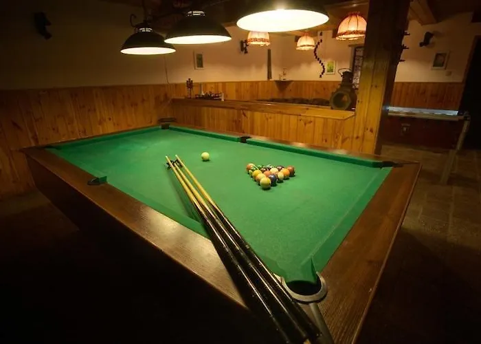 By Dejgunek Gi Ycko *