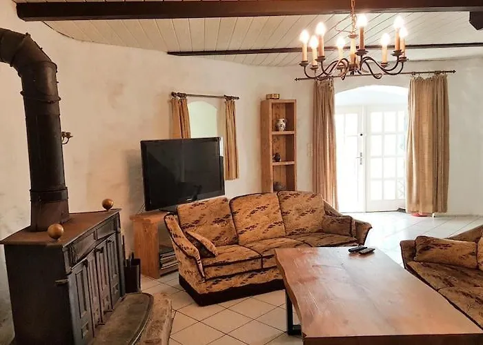 By Dejgunek Gi Ycko *